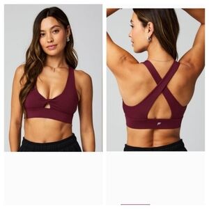 Fabletics Oasis Twist Medium Impact Sports Bra